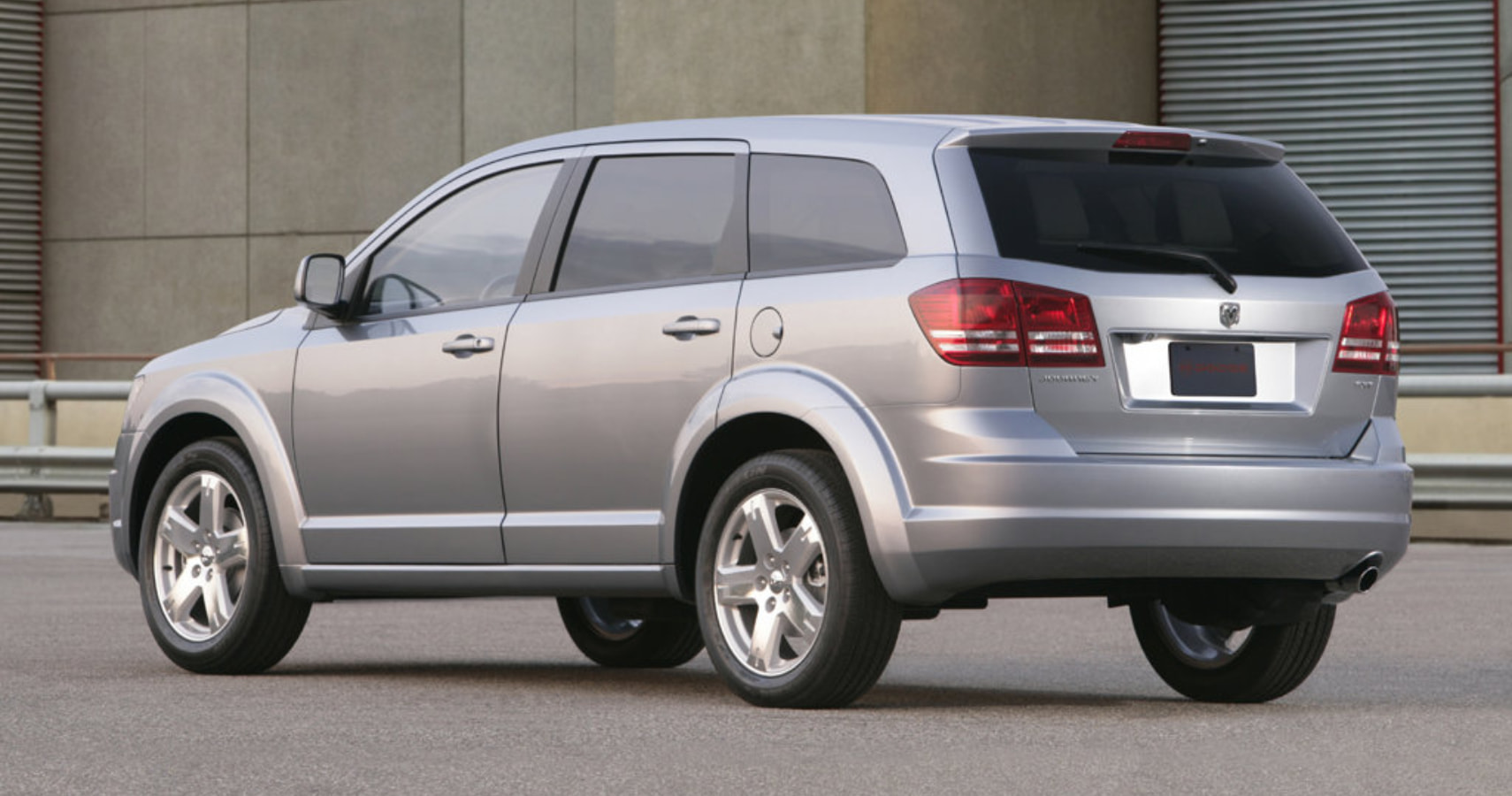 2009-dodge-journey-exterior-rear-angle