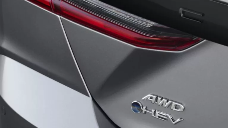 2025-toyota-camry-all-wheel-drive-and-hybrid-power-reveal