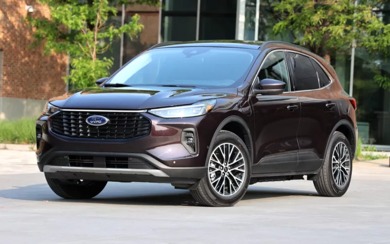 ford-is-discontinuing-the-escape-suv-in-2025