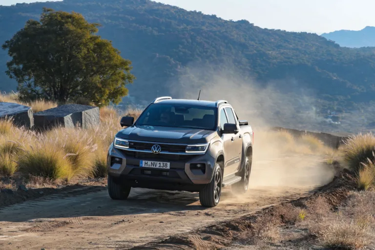 2025-volkswagen-amarok-phev-hybrid