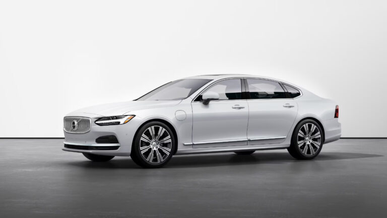 2024 Volvo S90 Review: An Affordable Luxury Sedan