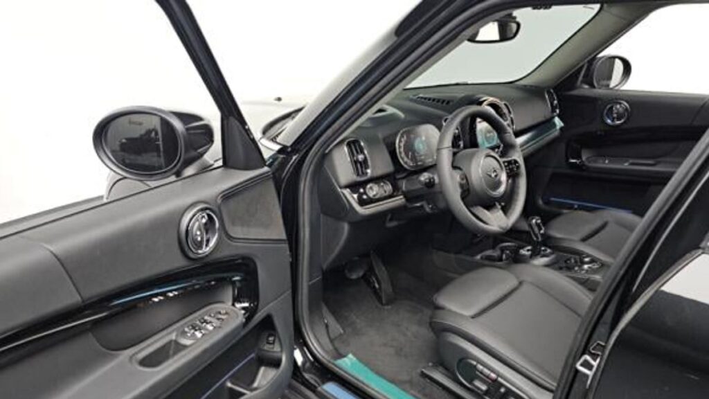 2024 Mini Countryman Interior View