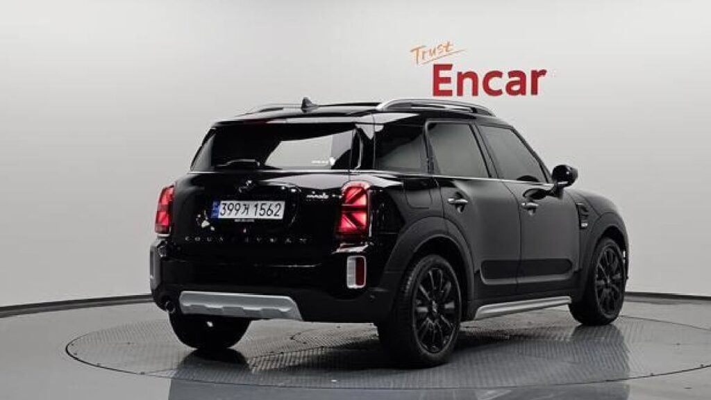 2024 Countryman SUV Exterior Rear View