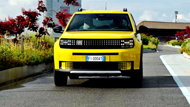 Fiat Grande Panda Electric Exterior Front View