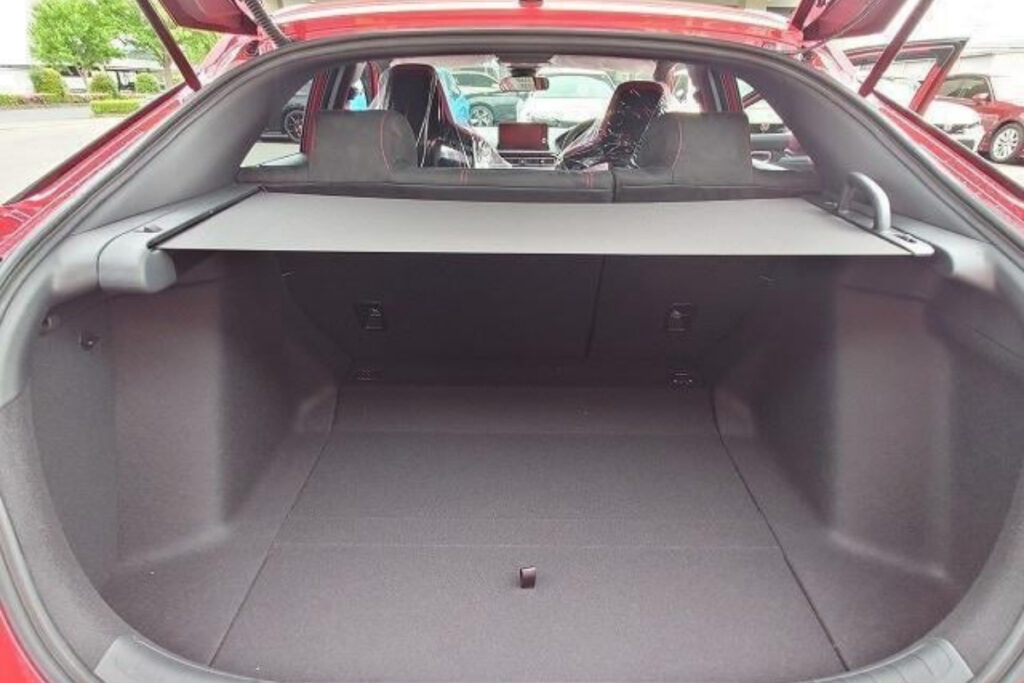 Honda Civic type R 2025 Cargo Space