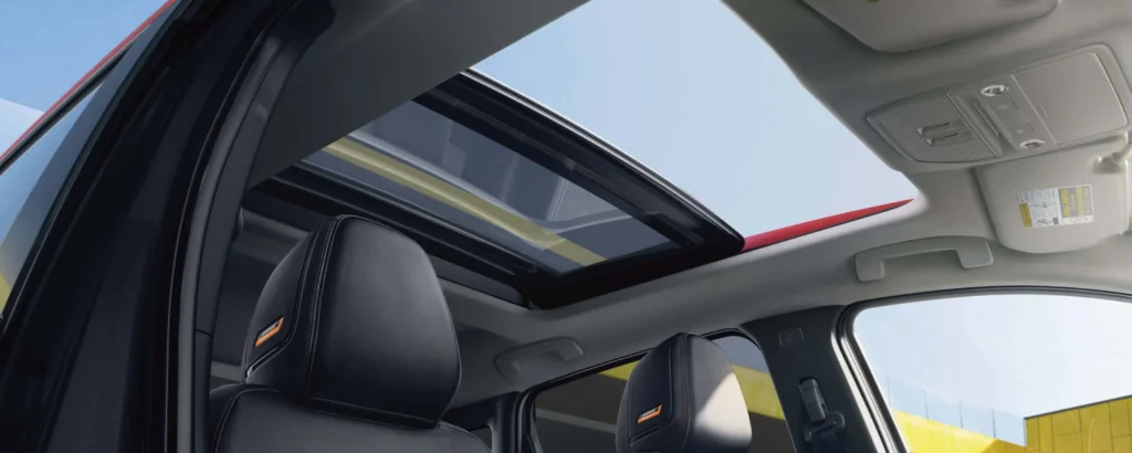 Nissan Kicks Moonroof